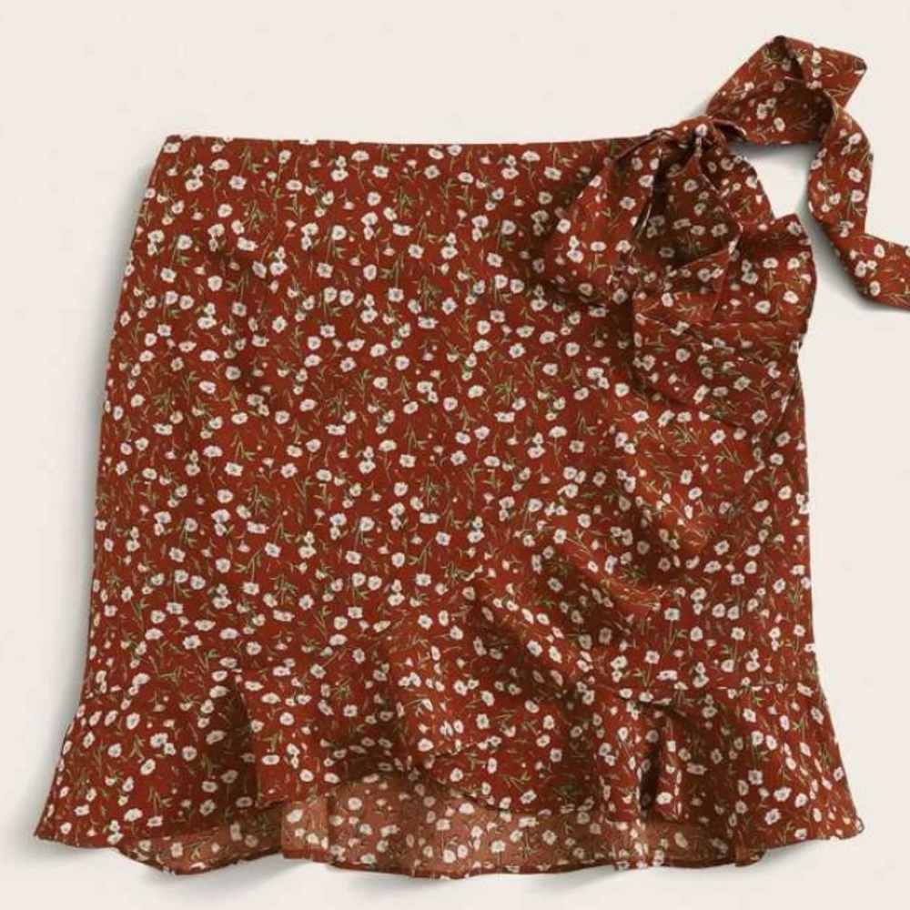 SHEIN Plus Size Ditsy Floral Ruffle Wrap Skirt